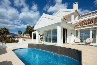Villa for sale in Nueva Andalucía, Málaga, Spain